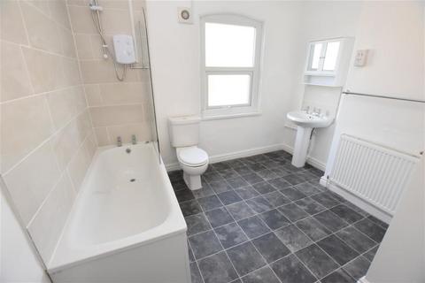 2 bedroom terraced house to rent, Long Acre, Kidderminster DY10