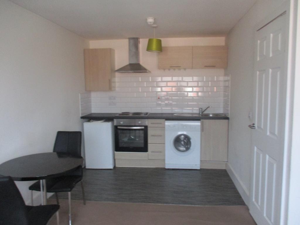 Hall Street, Swinton M27 1 bed apartment to rent £700 pcm (£162 pw)