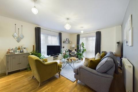 1, Amber Court, 1 Arla Place, Ruislip, HA4 0FF