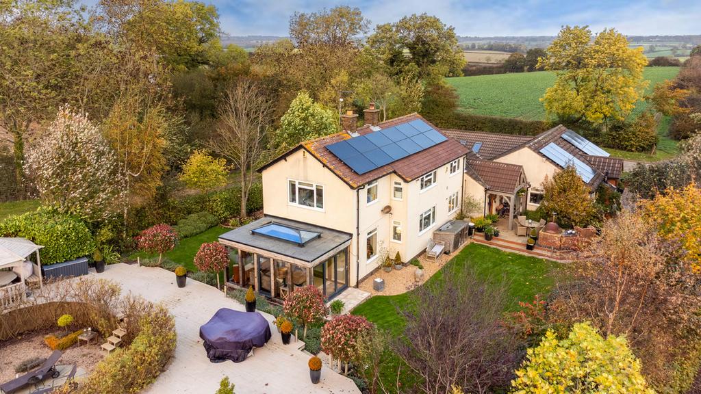 South Kilworth Road Welford, Northamptonshire, NN6 6HH 4 bed detached