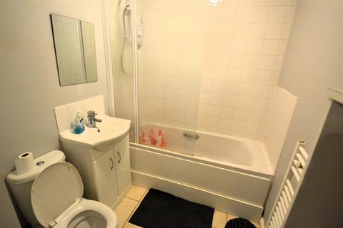178 Wooldridge Close, Feltham, TW14 8BJ