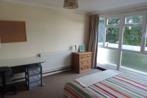 3 bedroom house to rent, Downs Road, Canterbury