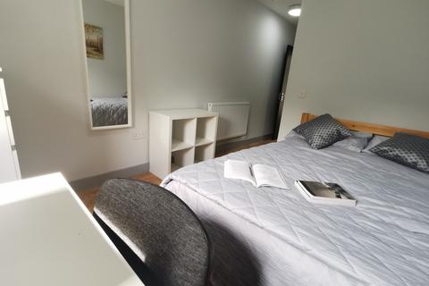 6 bedroom house to rent - Woodland Way, Canterbury