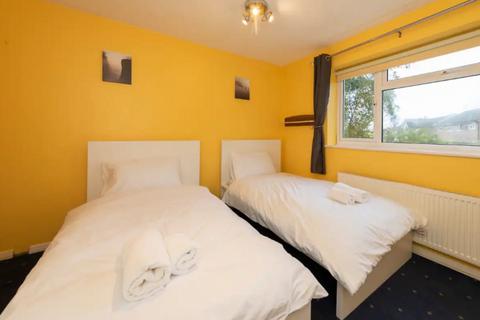 undefined, Munro Avenue, Reading, RG5