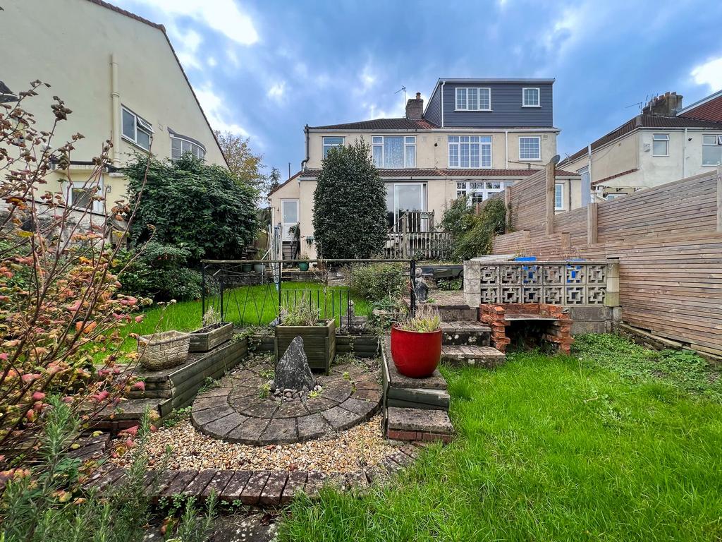 Wells Road, Bristol, BS14 3 bed semidetached house for sale £400,000