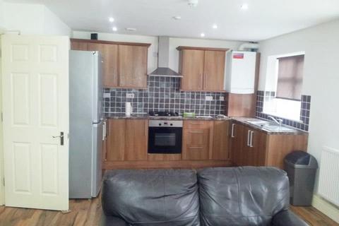 3 bedroom flat to rent, Flat 4, Bawas Place, 205 Alfreton Road, Radford, Nottingham, NG7 32W