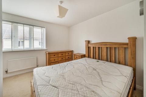 2 bedroom apartment to rent, Carrick Street,  Aylesbury,  HP18