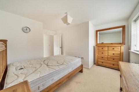 2 bedroom apartment to rent, Carrick Street,  Aylesbury,  HP18