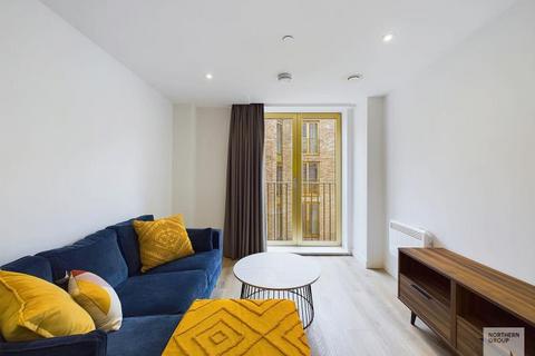 Flat 17 :: The Quarters
