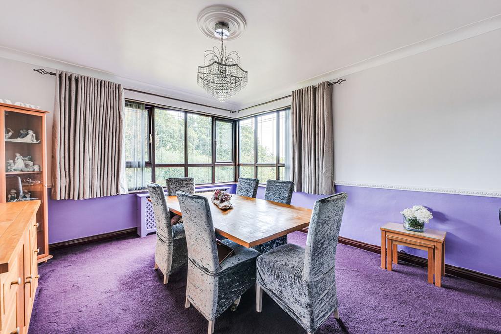 Essex Way, Benfleet, SS7 5 bed detached house for sale £700,000