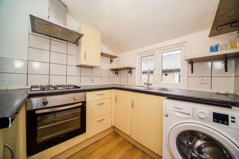 3 bedroom flat to rent, Norfolk House Road, Streatham, London