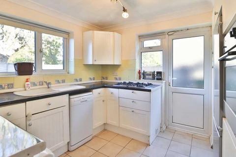 2 bedroom maisonette to rent, Malden Road, New Malden