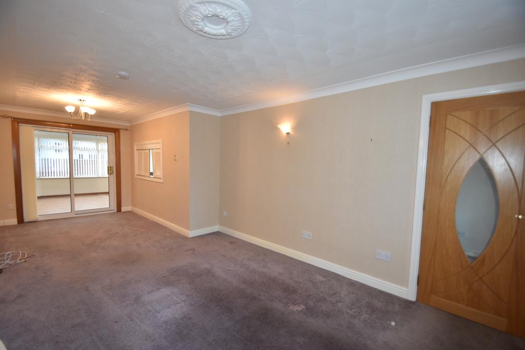 Parklands, Broxburn EH52 3 bed semidetached house for sale £189,000
