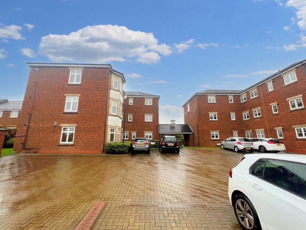 Turnberry, Whitley bay, Whitley Bay... 2 bed flat for sale £155,000