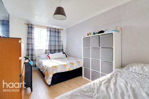 2 bedroom flat for sale, Wythefield, Basildon