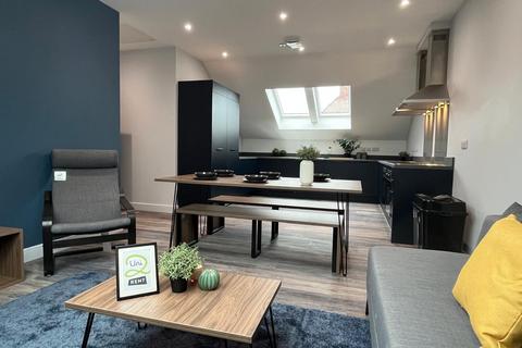 undefined, Flat 3, Commercial Point, Wollaton Road, Beeston, Nottingham. NG9 2NG