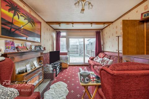 Flat 3, Farnworth House Manchester Road, London, E14 3HY