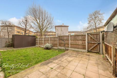 Flat 3, Farnworth House Manchester Road, London, E14 3HY