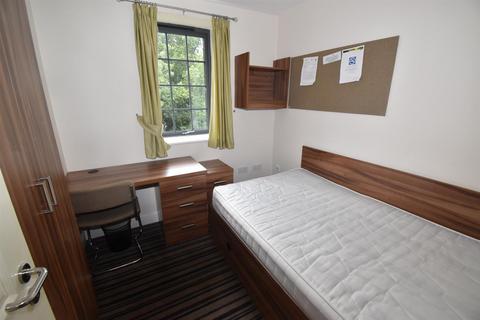 6 bedroom private hall to rent, Station House, Old Warwick Road, Leamington Spa
