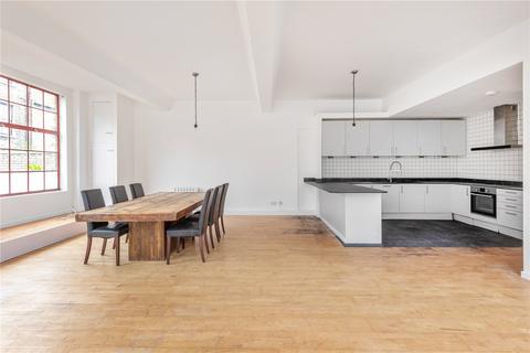 10 Clarence Place, London, E5 8HN