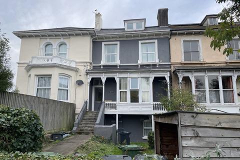 2 bedroom flat to rent, Victoria Road, Newport, Barnstaple, EX32