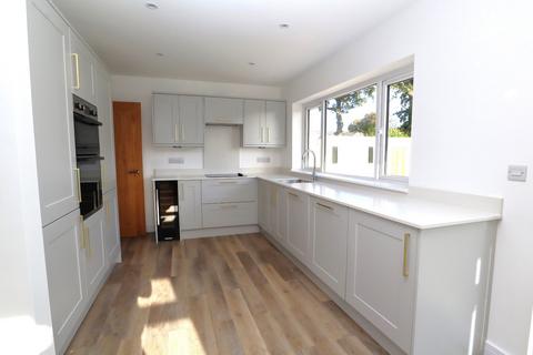 4 bedroom detached house for sale - Northbrook Road, Broadstone, Dorset, BH18