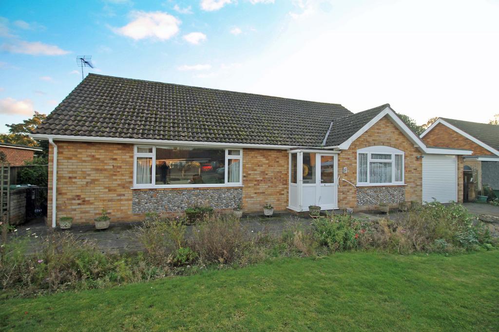 Pearsons Close, Holt NR25 2 bed detached bungalow for sale £349,950