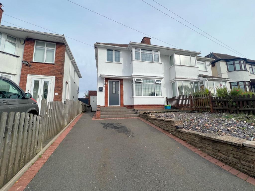 Wall Well, Halesowen B63 3 bed semidetached house £345,000