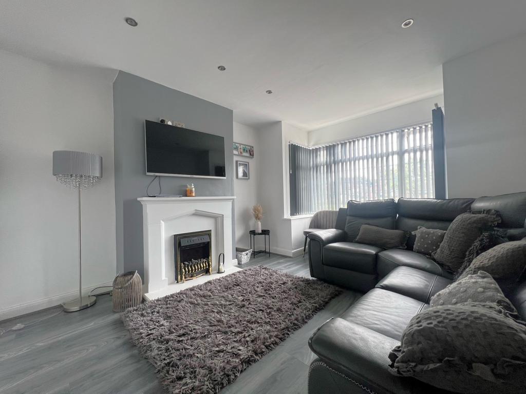Wall Well, Halesowen B63 3 bed semidetached house £345,000
