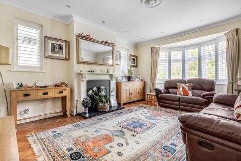 3 bedroom detached bungalow for sale - Croysdale Avenue, Sunbury-On-Thames, TW16