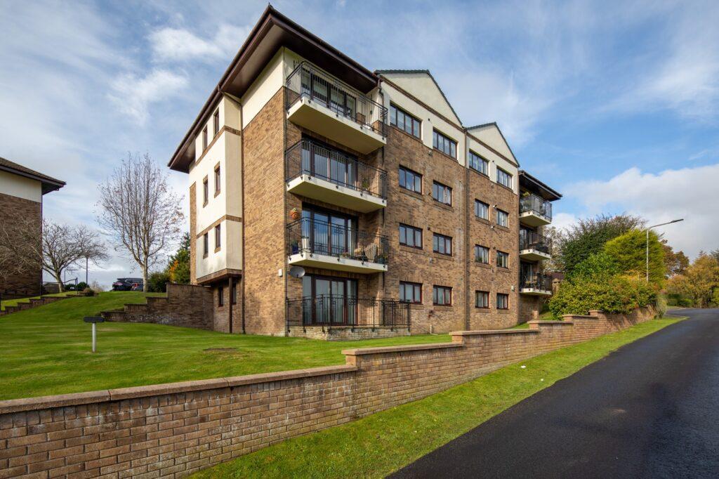Ravenscourt, Thorntonhall 2 bed apartment for sale £299,000