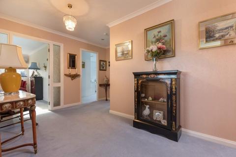 2 bedroom apartment for sale, Ravenscourt, Thorntonhall