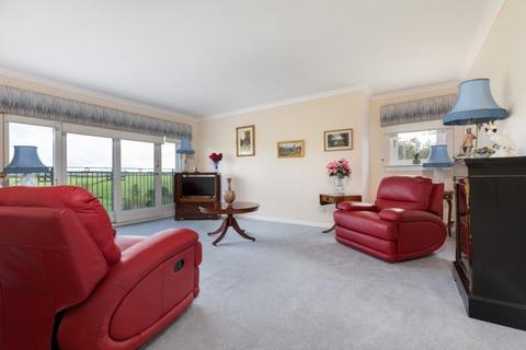 2 bedroom apartment for sale, Ravenscourt, Thorntonhall