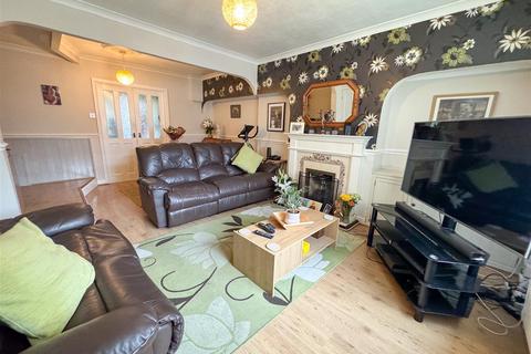 16 Croxton Grove, Birmingham, B33 9LX
