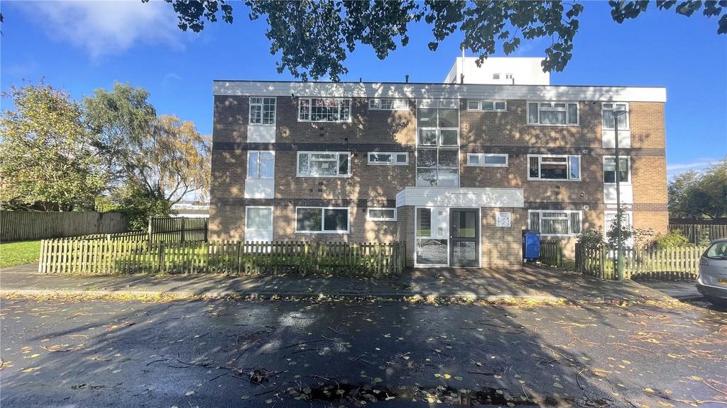 Chester Close, Chelmsley Wood... 2 bed apartment £850 pcm (£196 pw)