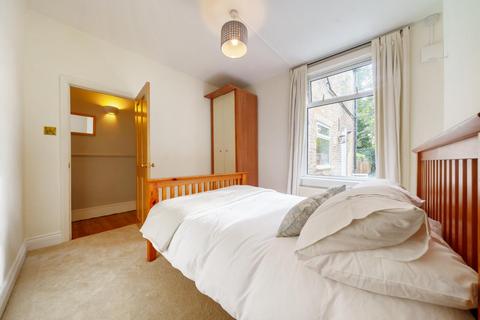 152 Ravensbury Road, London, SW18 4RU
