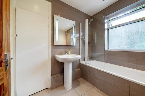 152 Ravensbury Road, London, SW18 4RU