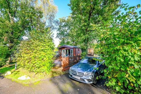 2 bedroom holiday park home for sale, Farley Green, Albury, Guildford GU5