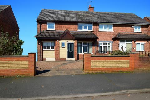 3 bedroom semi-detached house to rent, Sycamore Grove, Cantley, DN4