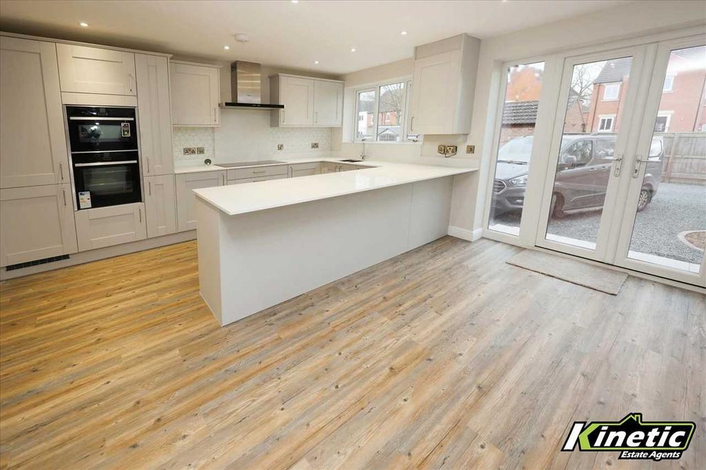 Bristol Drive, Lincoln 3 bed detached house for sale £290,000