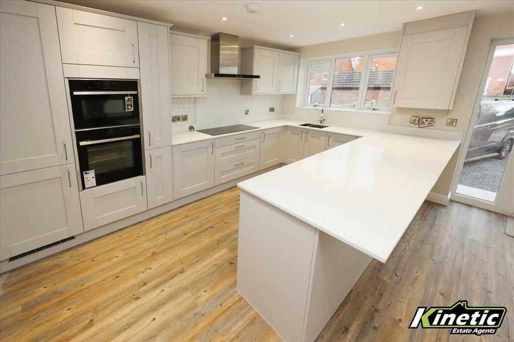 Bristol Drive, Lincoln 3 bed detached house for sale £290,000