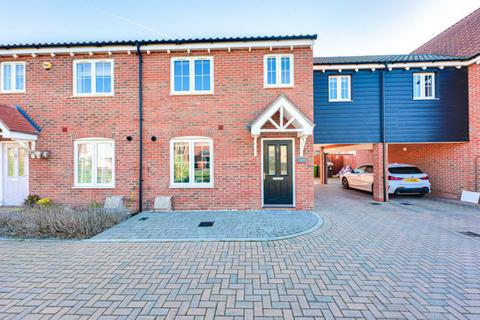 4 bedroom semi-detached house for sale - Brick Road, Shoeburyness, SS3