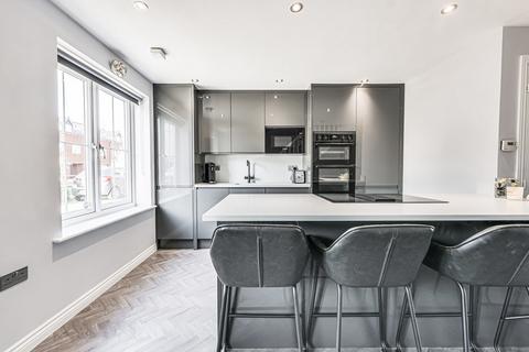 4 bedroom semi-detached house for sale - Brick Road, Shoeburyness, SS3