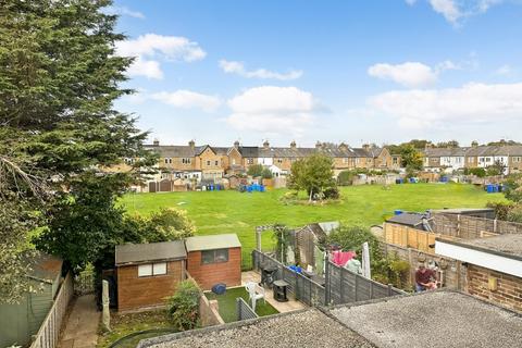 2 bedroom terraced house to rent, Duke Street, Windsor, Berkshire, SL4