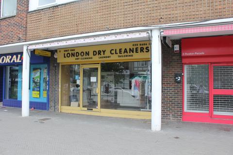Shop to rent, Selsdon Road, South Croydon CR2