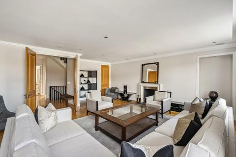 3 bedroom flat to rent - Charles Street, Mayfair, London, W1J