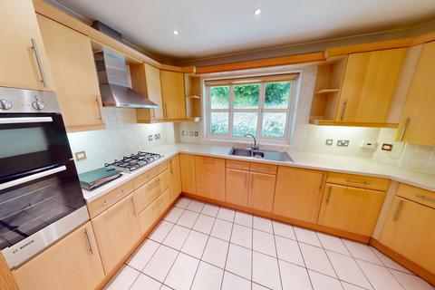 2 bedroom ground floor flat for sale, Lavender Walk, Barton On Sea, New Milton, Hampshire. BH25 7FH