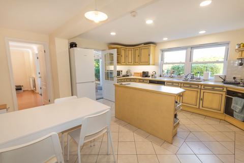 4 bedroom detached house to rent, Rue Des Goddards, Castel, Guernsey