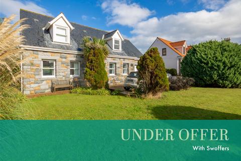 4 bedroom detached house to rent, Rue Des Goddards, Castel, Guernsey