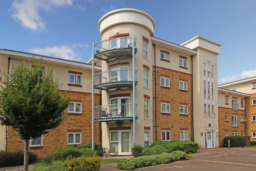 Broadfield, Crawley 2 bed apartment for sale £220,000